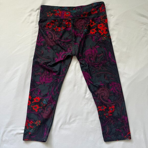 Fabletics PowerHold Mid-Rise Legging Romantic Print Size Medium - Picture 7 of 7